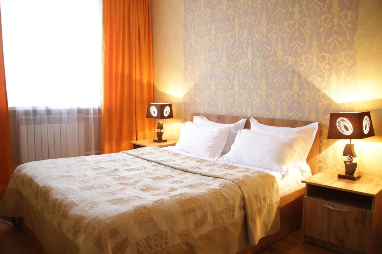 City Hotel Ustʼ-Kamenogorsk Extérieur photo